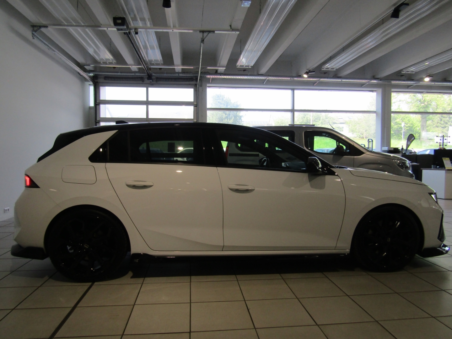 Astra GSe Plug-in-Hybrid ''Bitter Umbau''