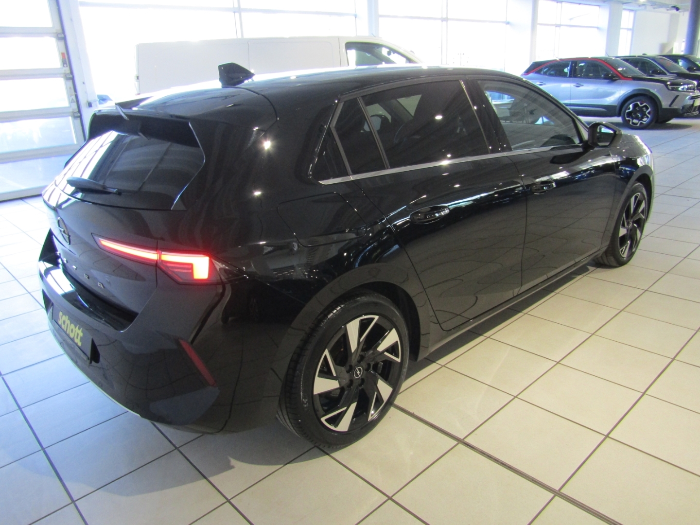 Astra Elegance 1.2 NAV BT LED SHZ LHZ KAM PDC