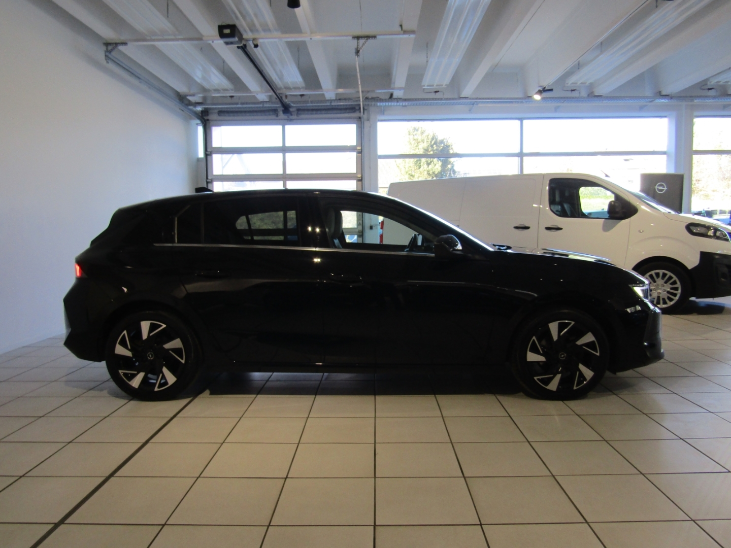 Astra Elegance 1.2 NAV BT LED SHZ LHZ KAM PDC
