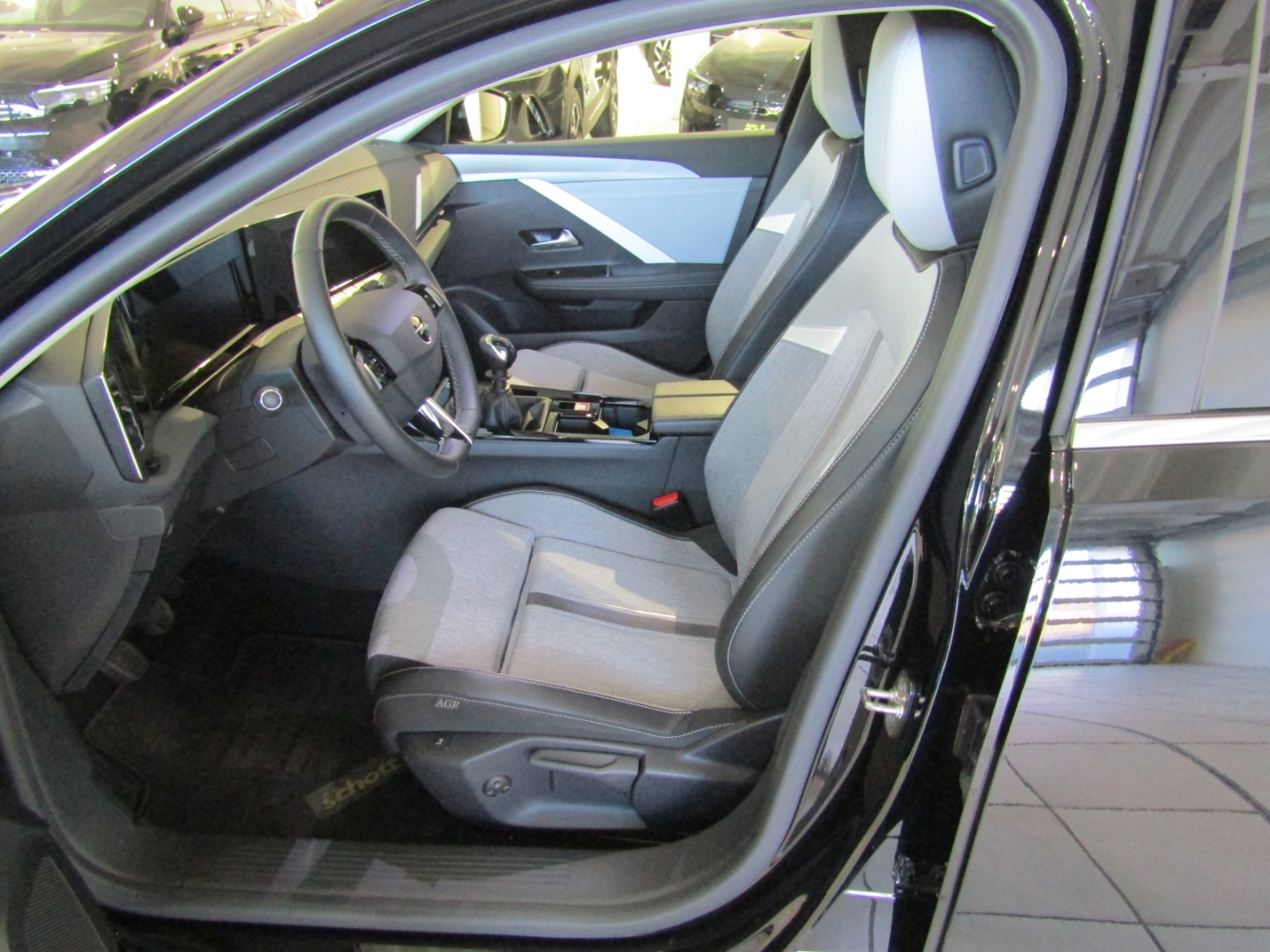 Astra Elegance 1.2 NAV BT LED SHZ LHZ KAM PDC
