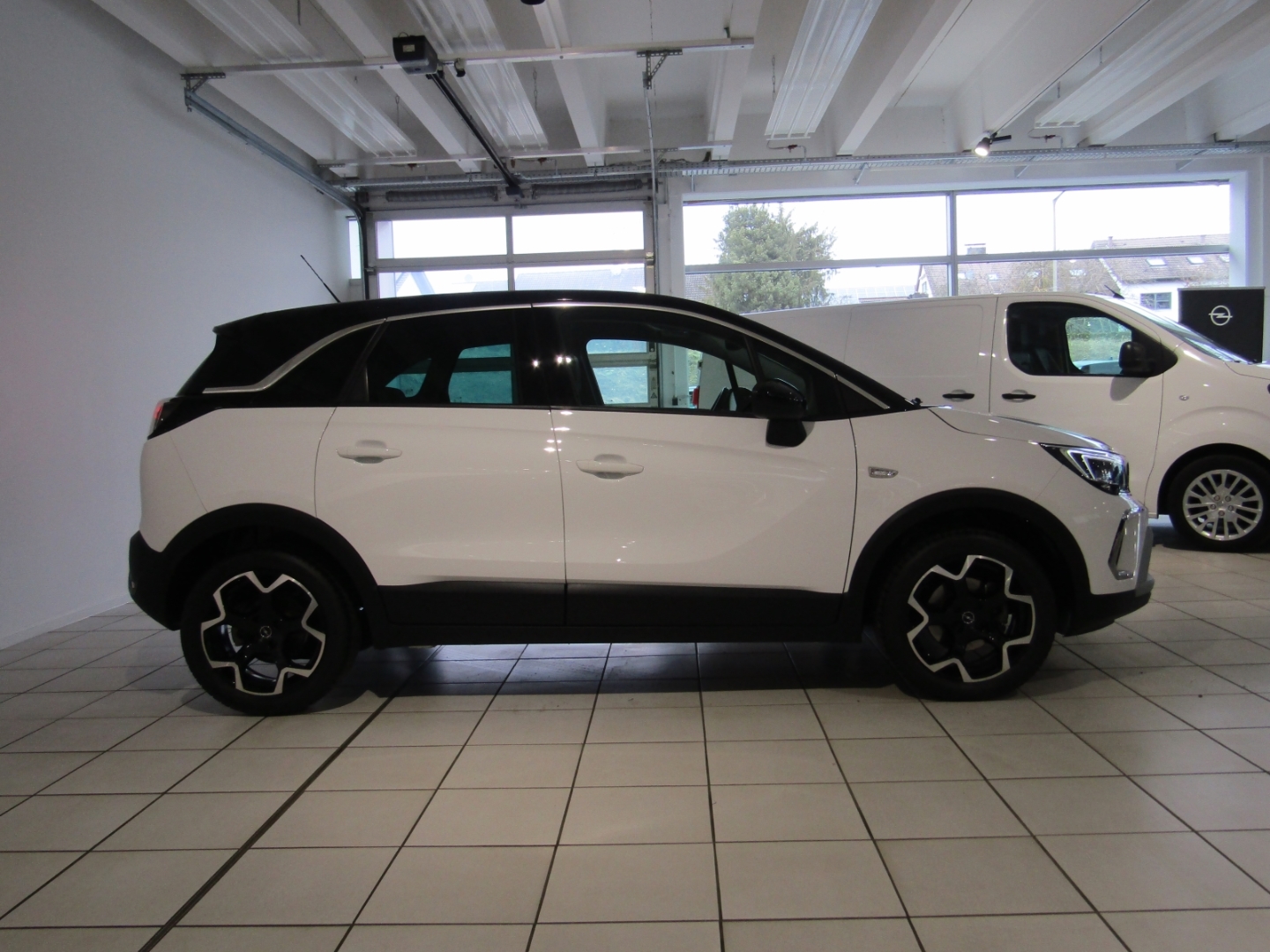 Crossland Elegance 1.2 131PS AUTOM KLIM SHZ NAV