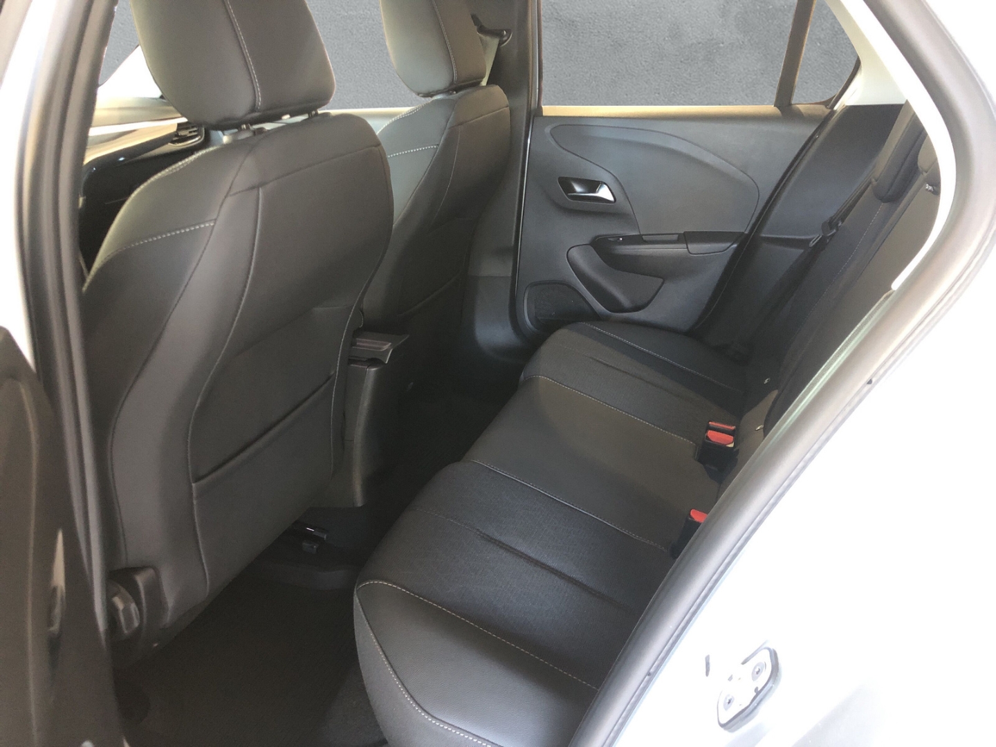 Corsa Elegance 1.2 ALU KLIMA KAM CARPLAY