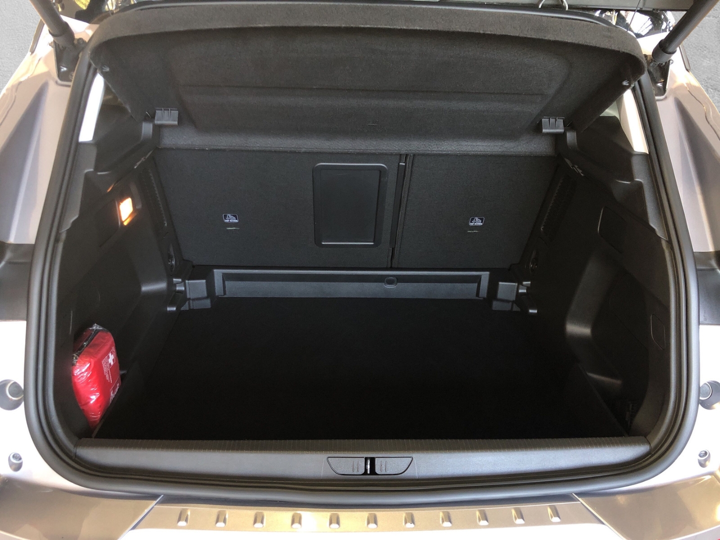 Grandland Elegance 1.2 SHZ LHZ CAM CARPLAY