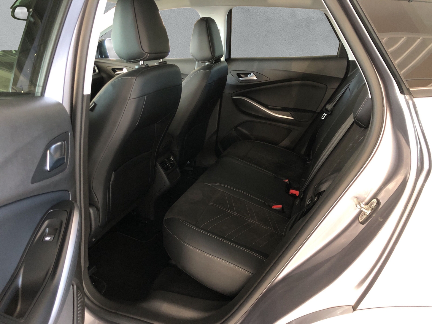Grandland Elegance 1.2 SHZ LHZ CAM CARPLAY