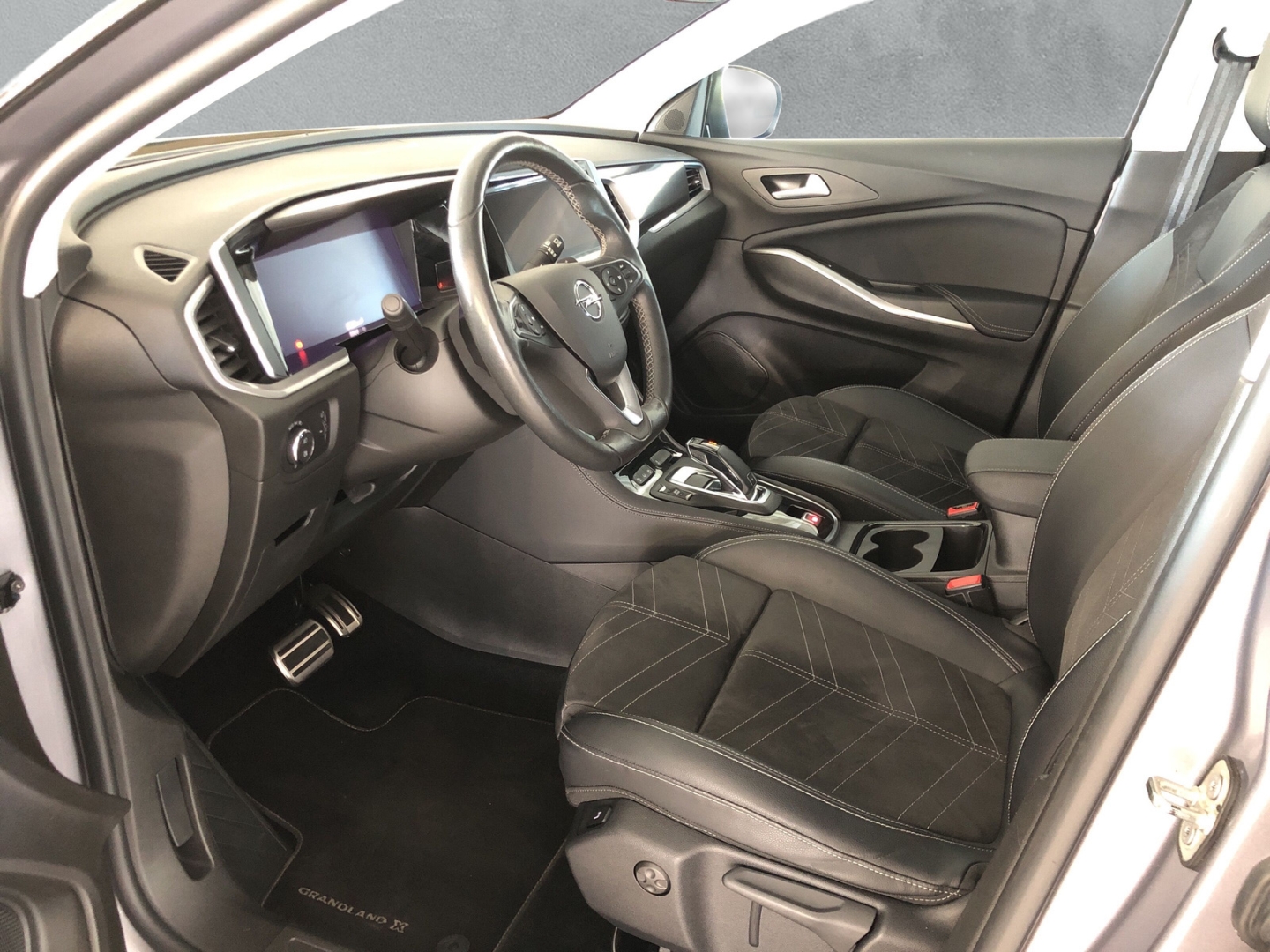 Grandland Elegance 1.2 SHZ LHZ CAM CARPLAY