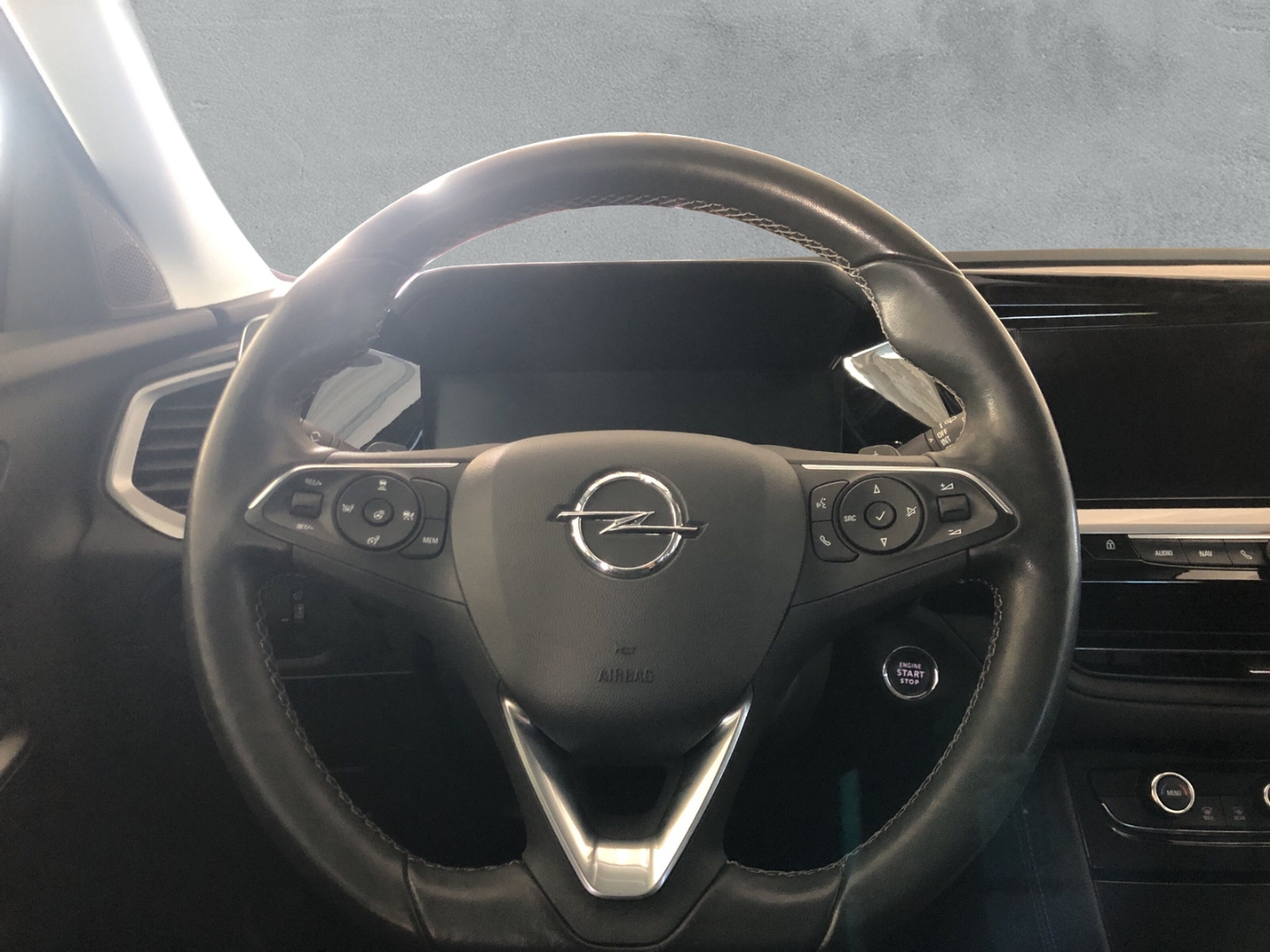 Grandland Elegance 1.2 SHZ LHZ CAM CARPLAY