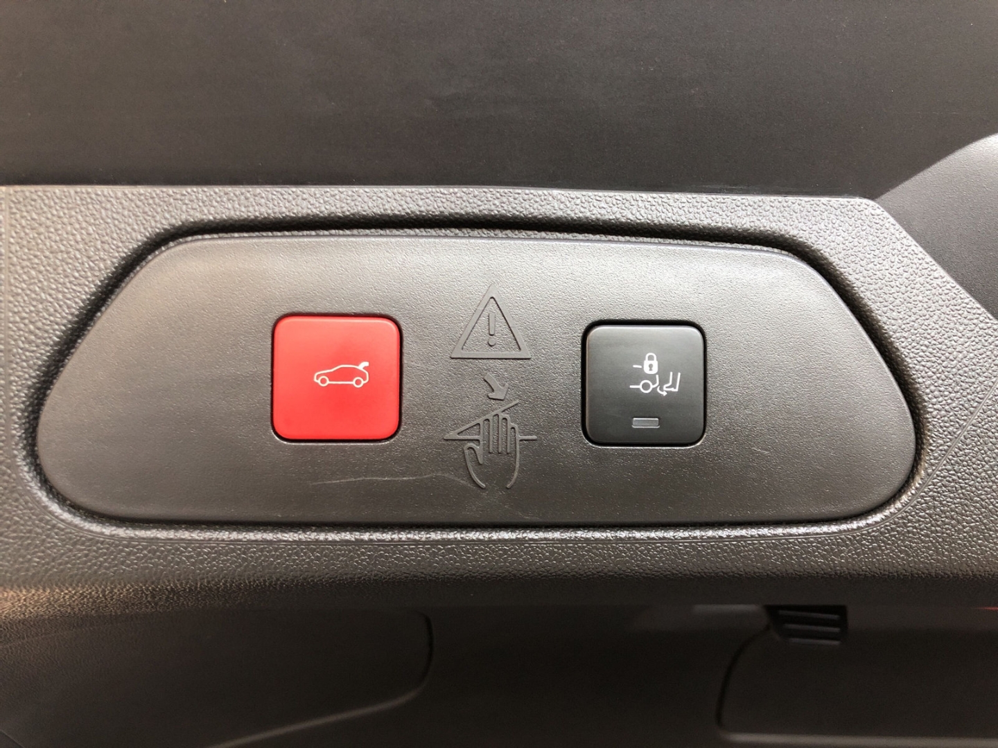 Grandland Elegance 1.2 SHZ LHZ CAM CARPLAY