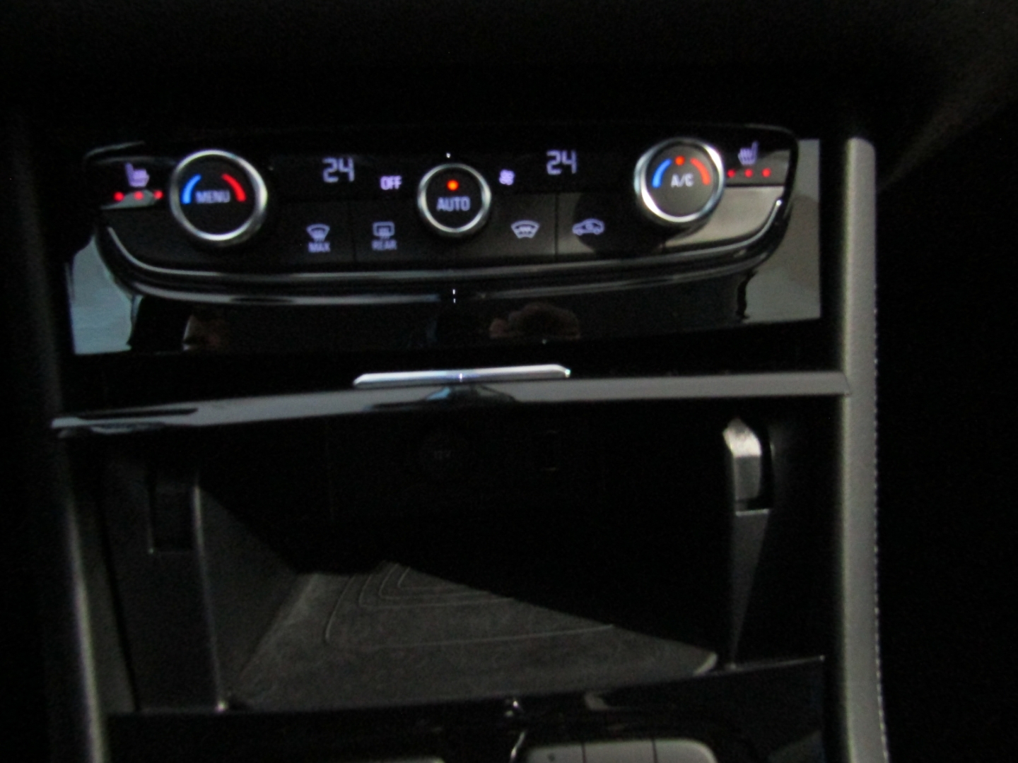 Grandland Turbo 6E , Elegance 5-Türer 1.2 Direct Injection T