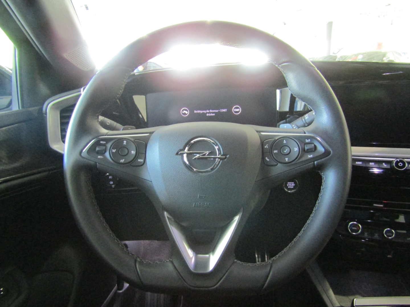 Mokka Ultimate 1.2 131PS KLIMA NAVI SHZ LHZ APP
