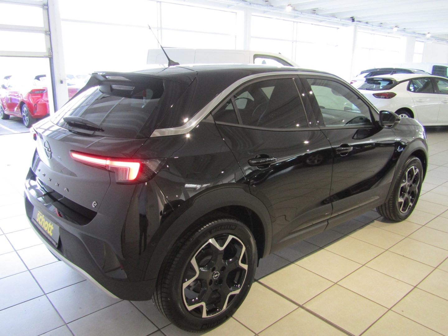 Mokka Electric ULTIMATE 131PS APP BT SHZ LHZ TEMP