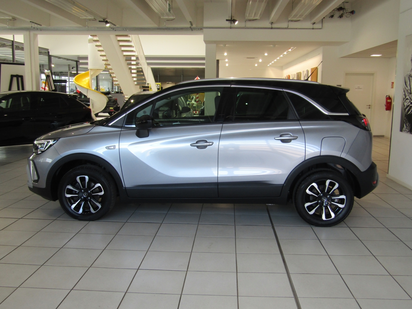 Crossland Elegance 1.2 131PS AUTOM NAV SHZ LHZ APP KAM