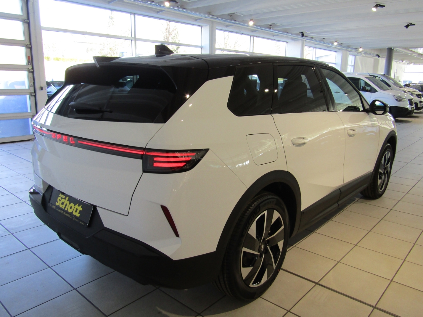 Grandland Mild-Hybrid GS NAV PANO APP LED KAM PDC