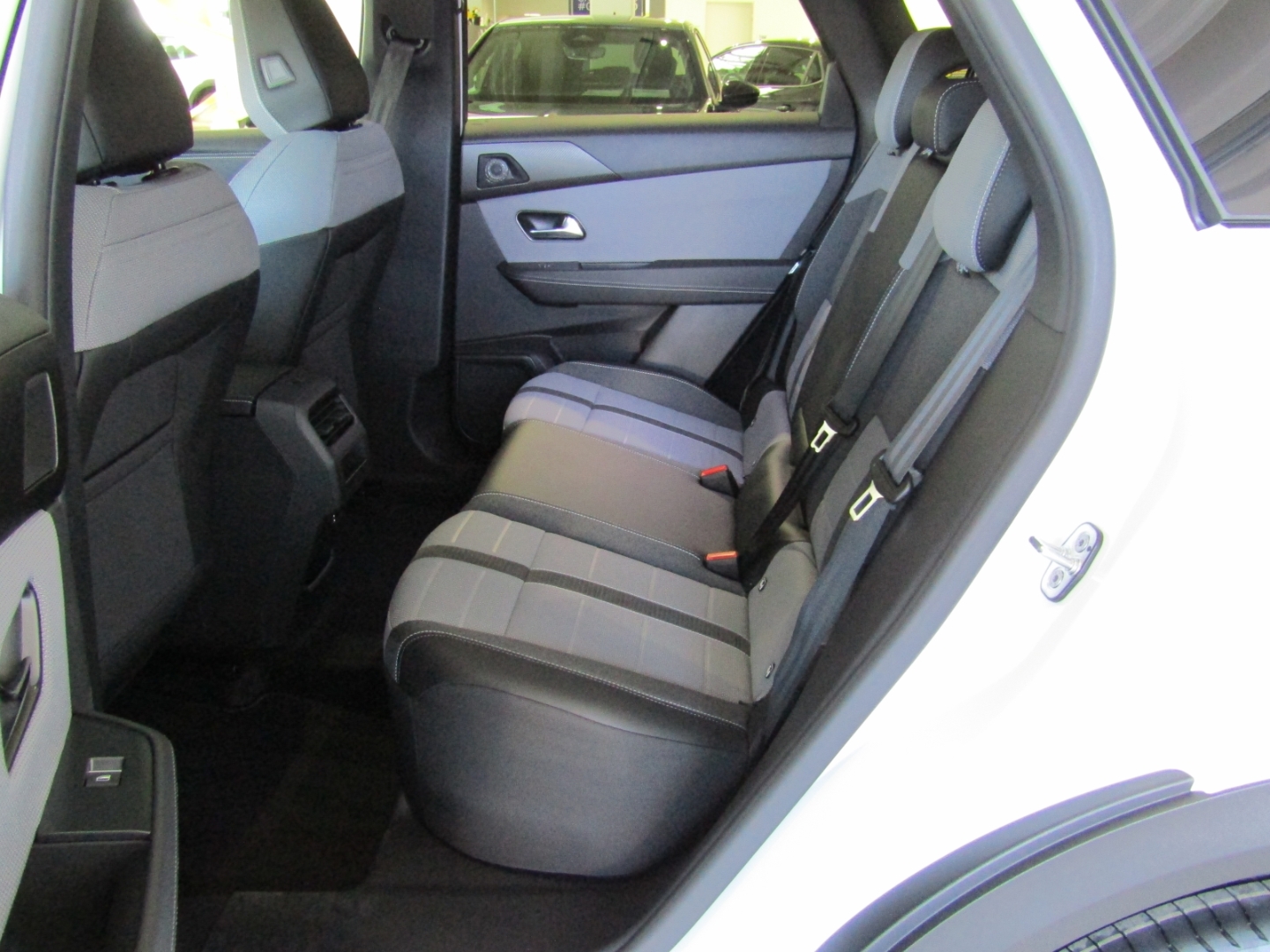 Grandland Mild-Hybrid GS NAV PANO APP LED KAM PDC
