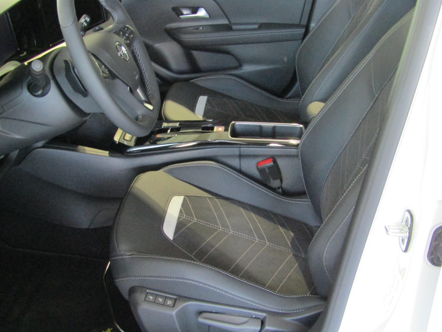 Mokka ULTIMATE 1.2 KAM APP PDC BT LED SHZ LHZ