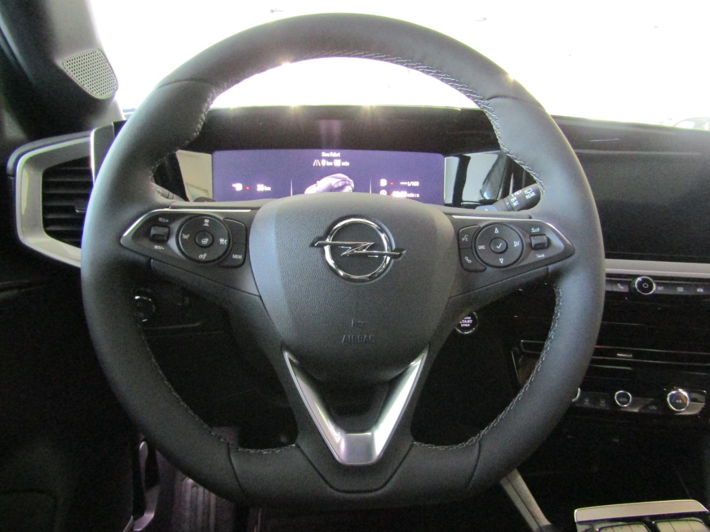 Mokka ULTIMATE 1.2 KAM APP PDC BT LED SHZ LHZ